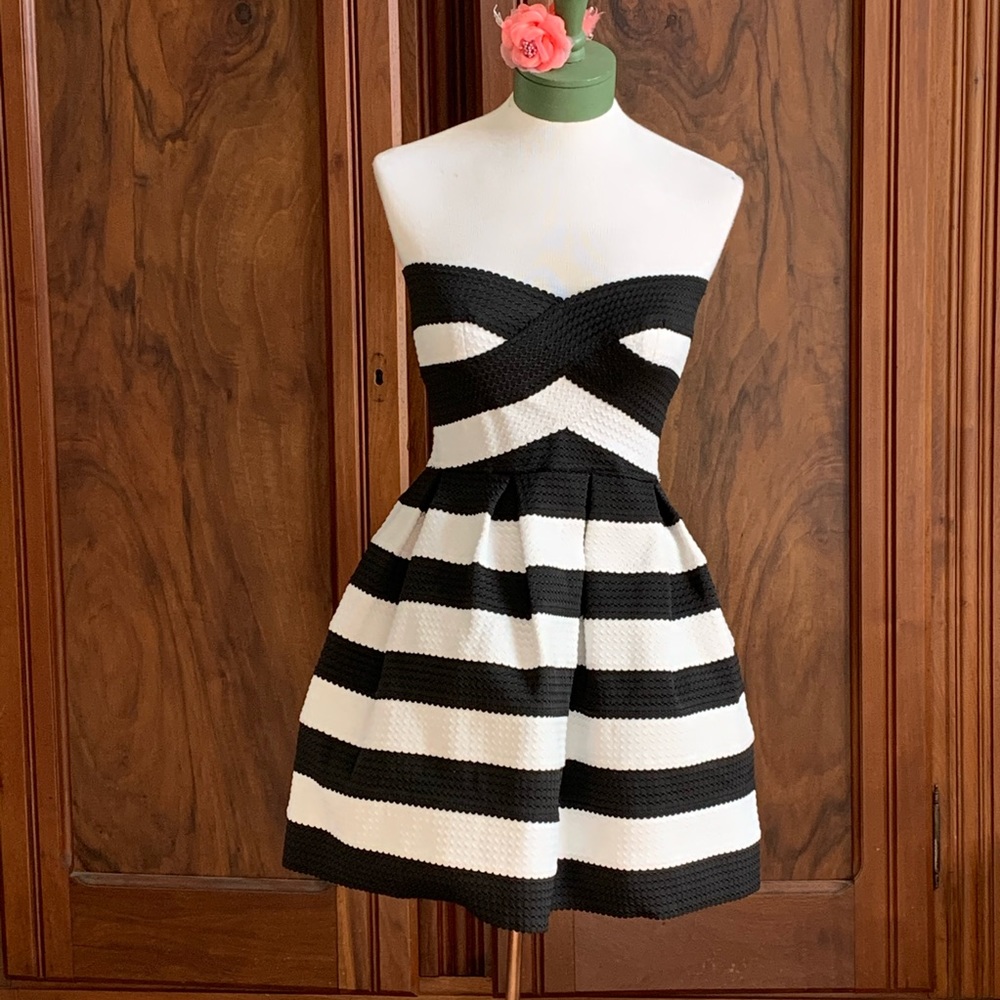 San Souci Strapless Dress Black/White Fit & Flare